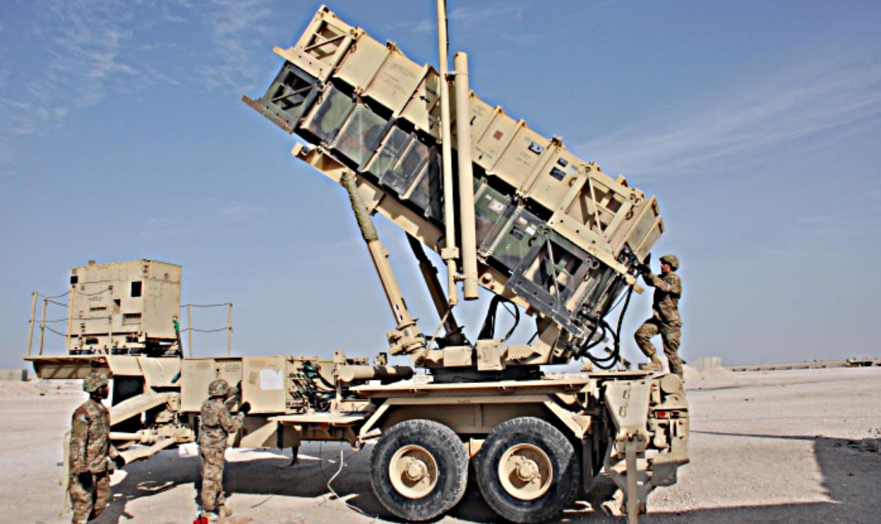 Юрий Котенок: Тем временем The Times пишет, что украинские "спецы", отправленные Зеленским в страны Персидского залива, получили ни много ни мало психологическую травму