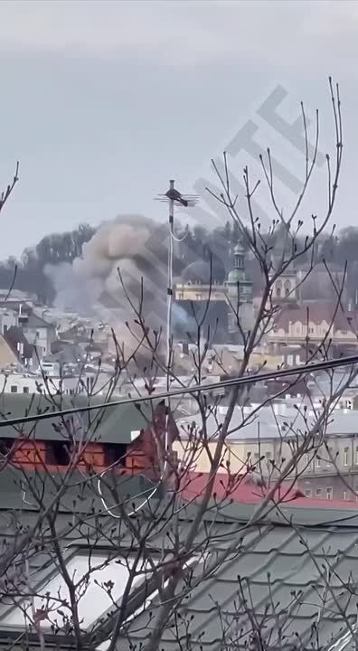 Кадры прилетов во Львове и Ивано-Франковске