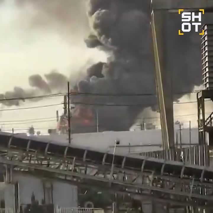 Второй нефтезавод за две недели взорвался в американском штате Техас, — издание SHOT