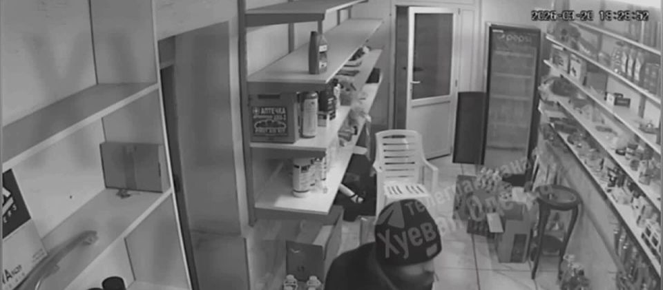 Лучшие люди из ТЦК (до сих пор не признанного террористической организацией) не только "мобилизуют" людей, но и грабят