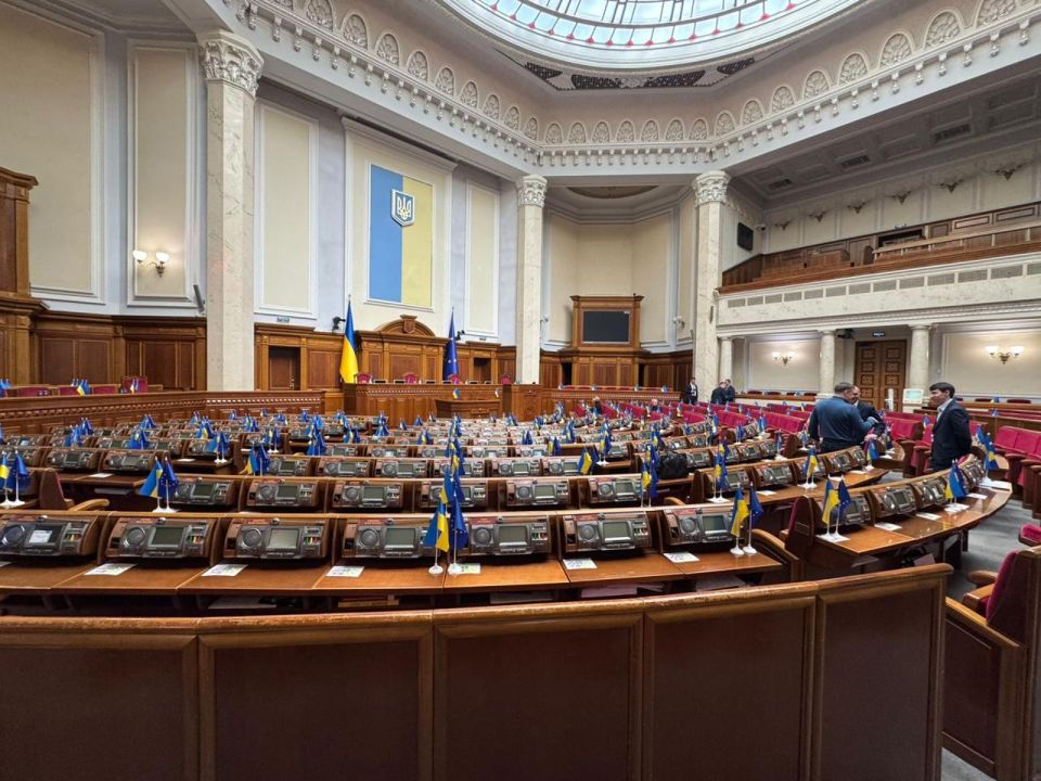 Рада опустела: депутаты бойкотируют сессию из-за угроз