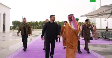 Зеленский прибыл в Саудовскую Аравию