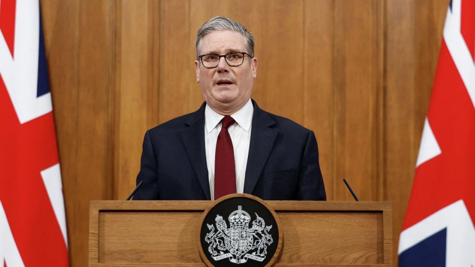 Запад воюет "на два фронта" — на Украине и в Иране, заявил Стармер