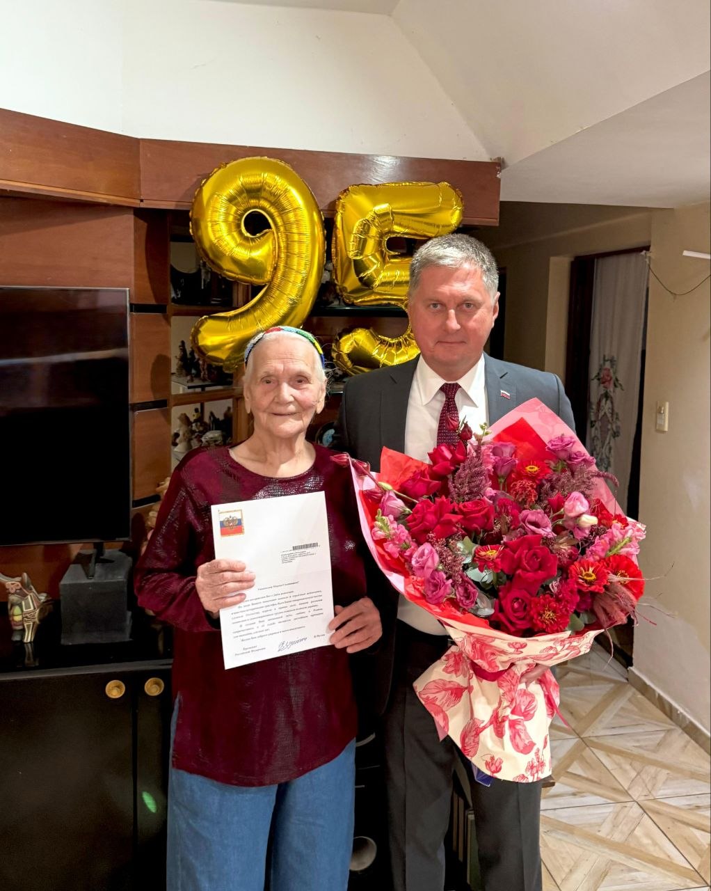 26 марта с.г. Посол Д.В.Феоктистов в сопровождении учащихся общеобразовательной школы при Посольстве посетил единственного проживающего в Аргентине ветерана Великой Отечественной войны М.С.Кадар, чтобы лично поздравить её с...