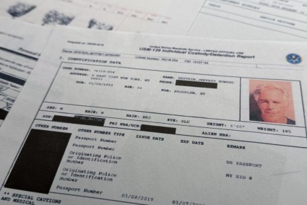 Стало известно, чем Эпштейн расплатился с украинской моделью