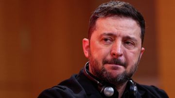 Зеленский требует передать Украине ядерное оружие