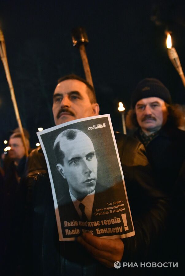 Бандеру могут перезахоронить на Украине, пишут СМИ