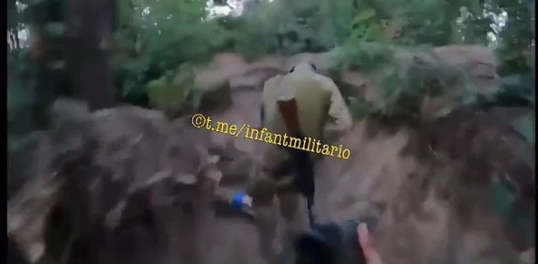 Видео от 2024 года, снятое на GoPro колумбийским наемников на Украине, когда колумбийцы в окопах искали своего сослуживца Фелипе, который пропал без вести