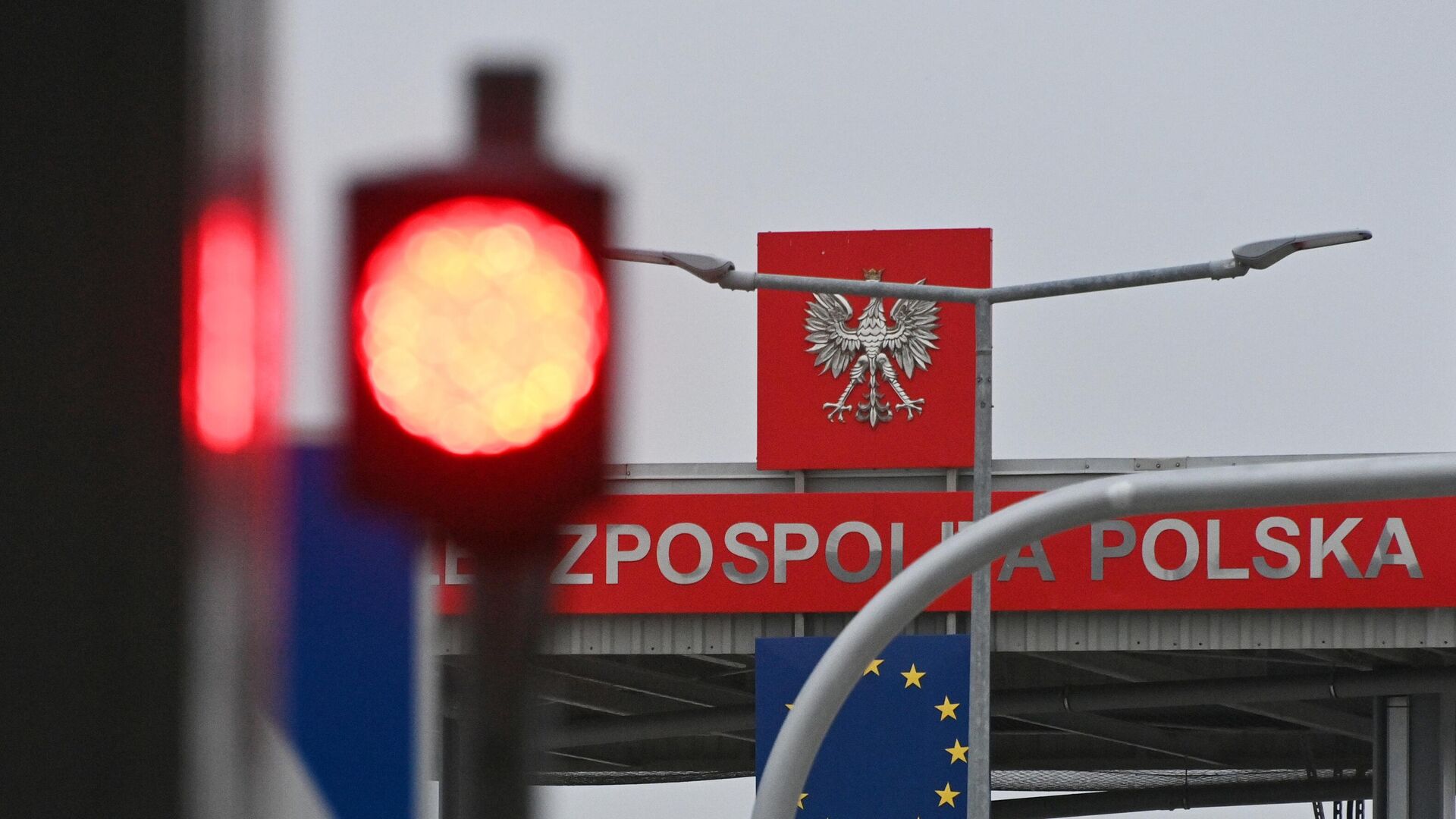 Польша построит электронный барьер на границе с Украиной. Главные новости к этому часу