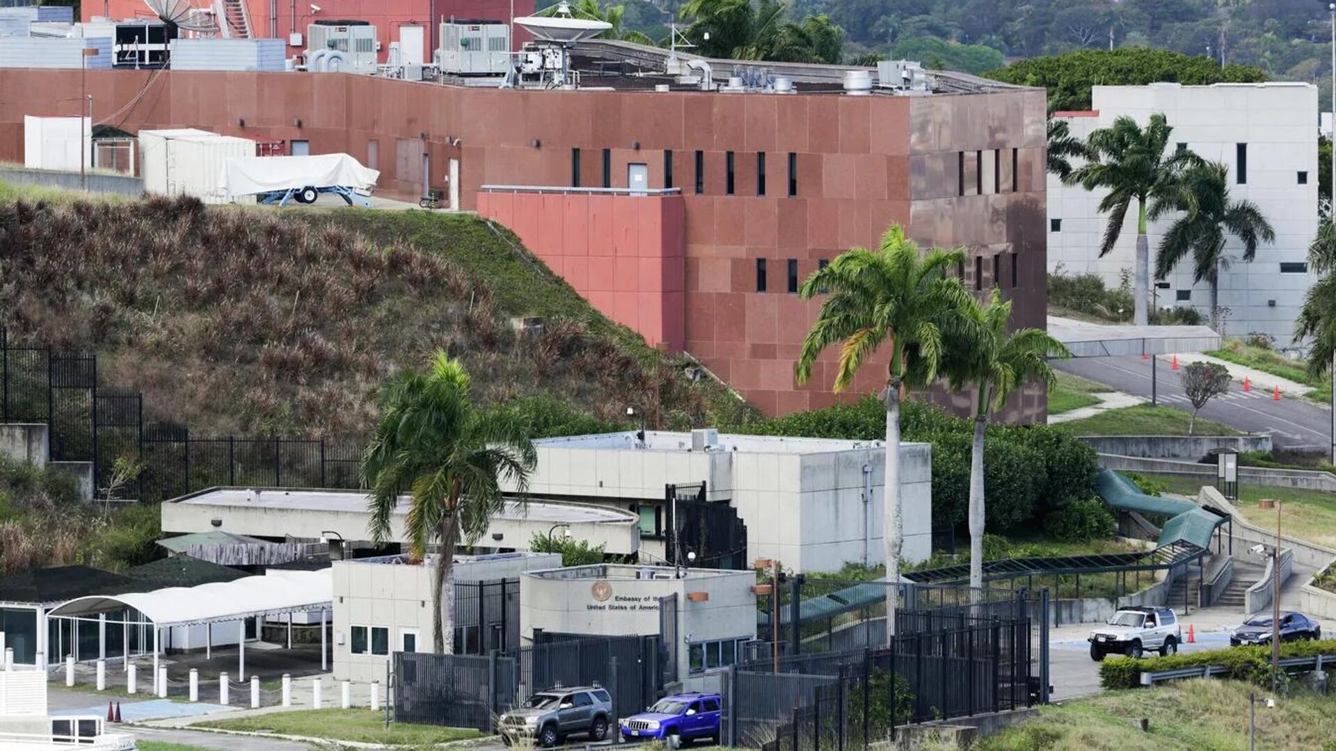 Посольство США в Венесуэле официально возобновляет работу. Новости к этому часу