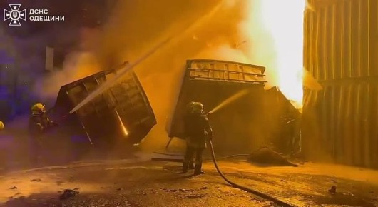 Этой ночью после атаки на Одесский порт там что-то сильно горело