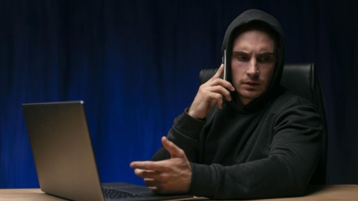 Мошенники через Minecraft уговаривают школьников переводить деньги родителей