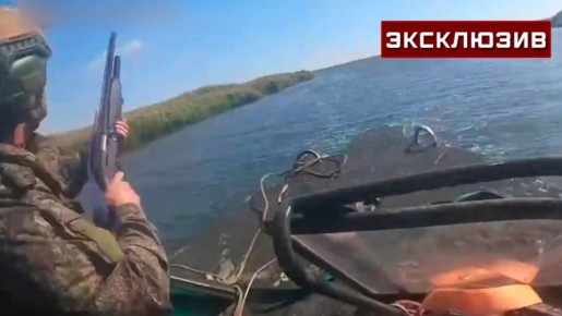 Морпех рассказал, как промчался 8 км по Днепру на лодке под ударами дронов