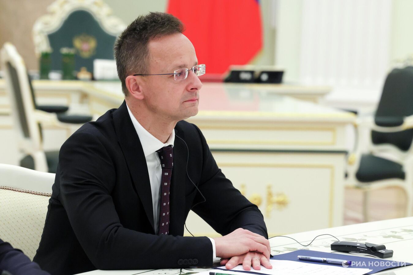 Украина пытается оставить ЕС без российских энергоносителей, заявил Сийярто