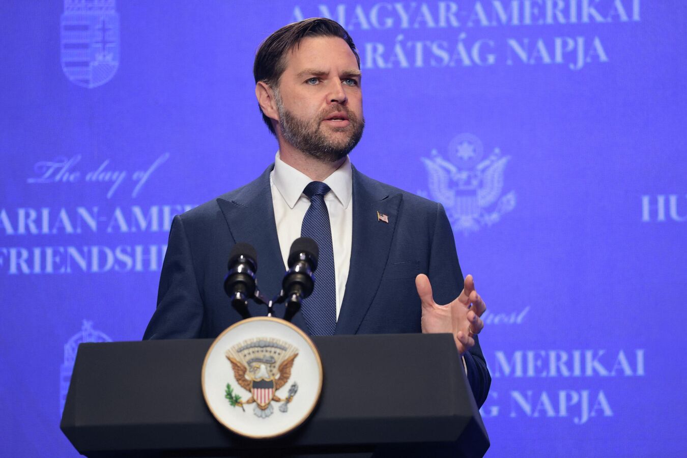 Европу ждет крах из-за роста цен на энергоносители, заявил Вэнс