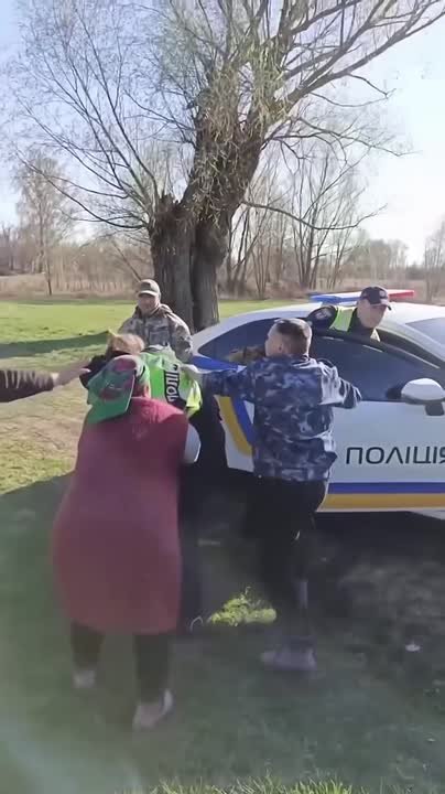 Заступился за женщину — получил газой в лицо