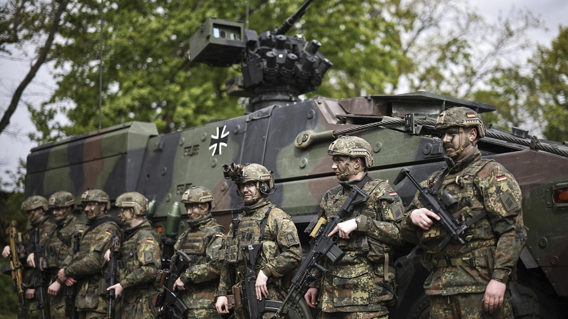 "Германию милитаризуют в приказном порядке" — Ермаков о планах ФРГ вернуться к военному призыву