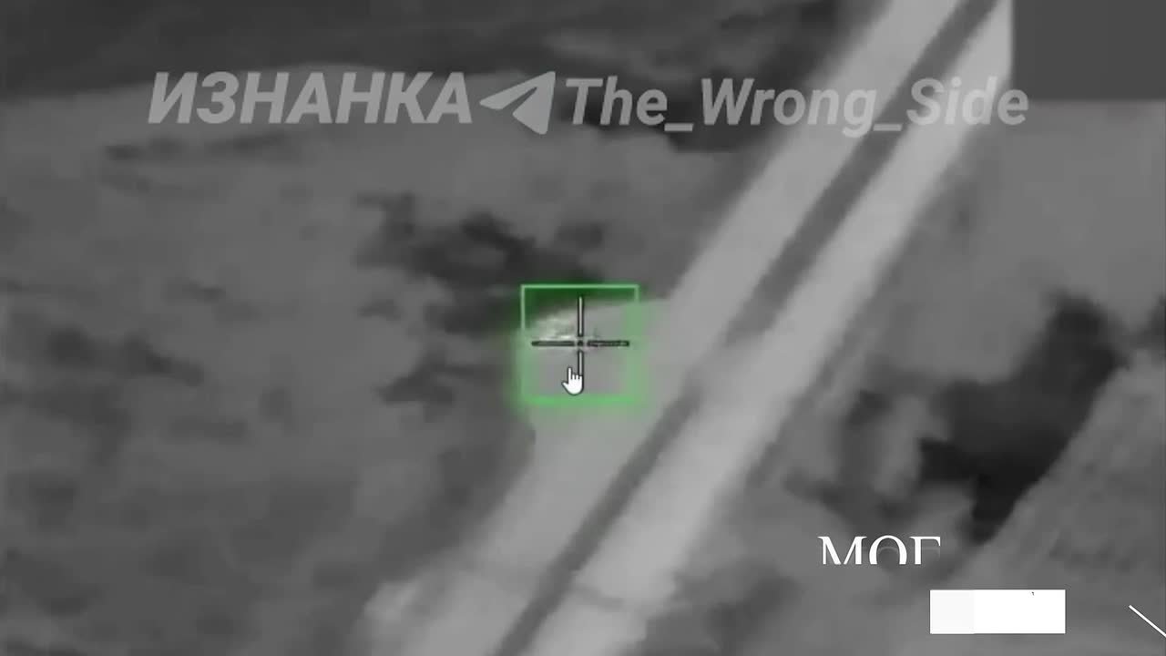 На кадрах поражение очередной мобильной огневой группы ВСУ при помощи БпЛА в районе н.п. Хмельница Черниговской области