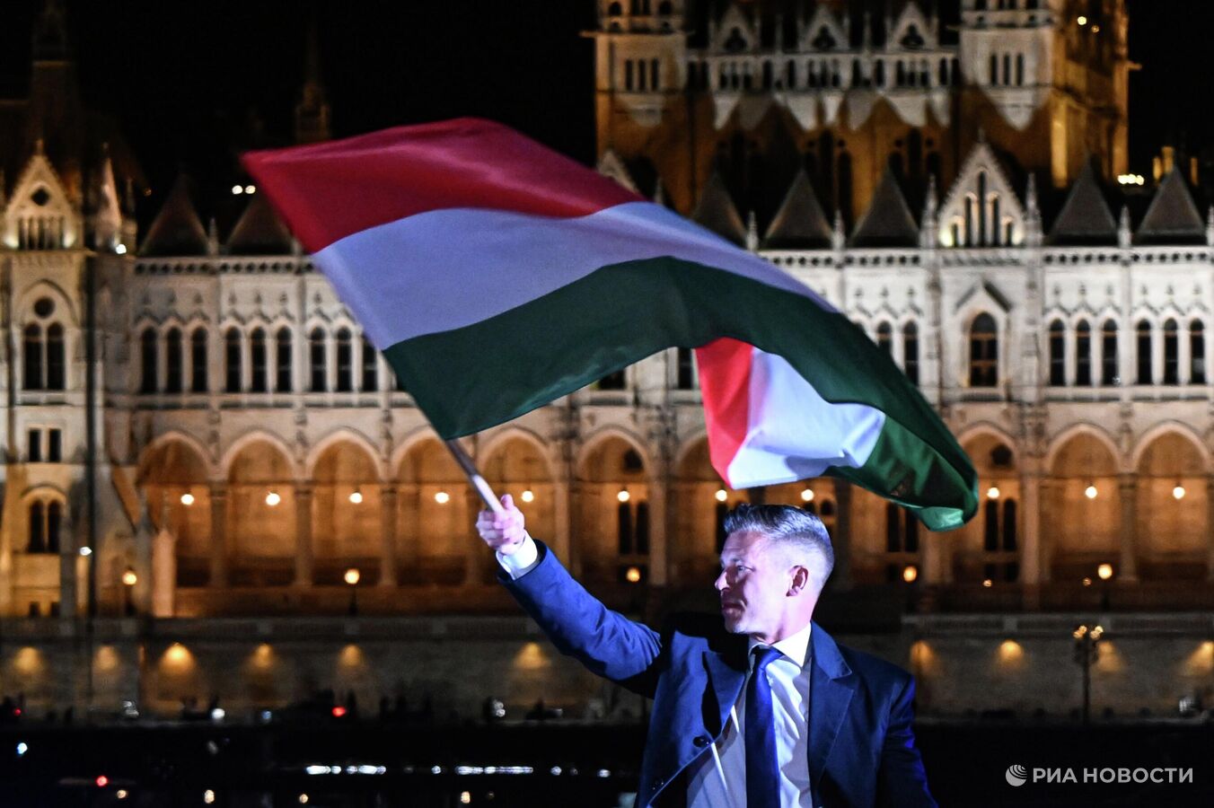 Венгрия не сможет сразу отказаться от российской нефти, считает эксперт