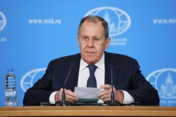 Лавров и глава МИД Турции обсудили ситуацию вокруг Украины