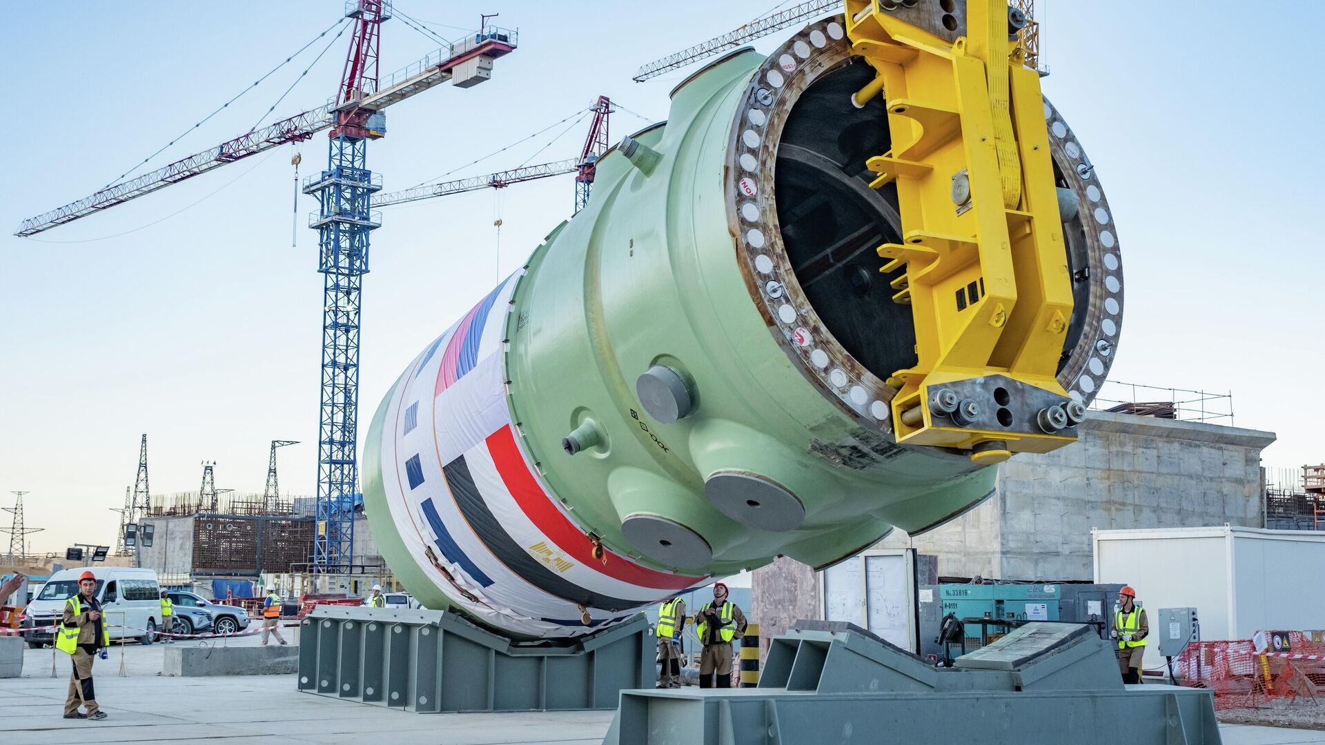 Россия строит АЭС по всему миру, а Запад только злится: Станкевич о лидерстве "Росатома"