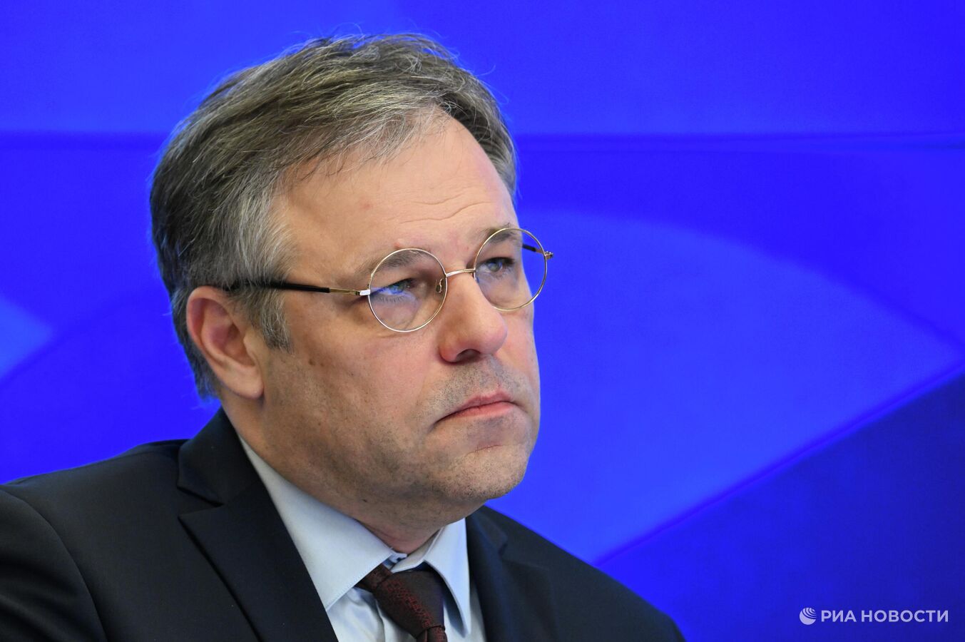 Киев показал неспособность отвечать взаимно на мирные шаги, заявил Мирошник