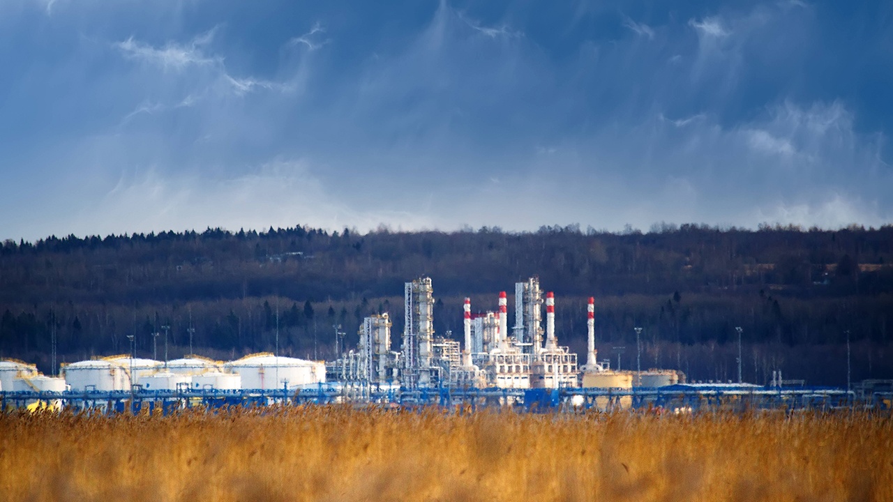 Мадьяр объяснил, что Венгрия пока не может отказаться от нефти из РФ