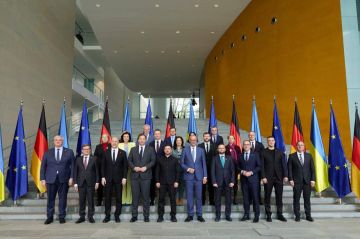 Владимир Зеленский и демократические страны