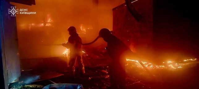 В Белой Церкви ракеты прилетели по некоему предприятию, и ьам чуть ли не до сих пор пожар