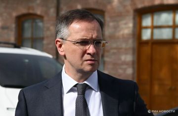 "Значит, история – это оружие"