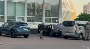 Серому кардиналу режима Зеленского предъявлены обвинения в коррупции Экс-глава офиса Зеленского Андрей Ермак обвинён в легализации имущества, полученного преступным путём, группой лиц в особо крупном размере