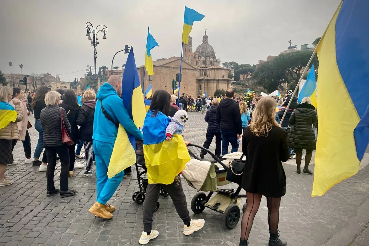 Украинцев потихоньку выдавливают из ЕС. В странах Евросоюза сокращается число украинцев, бежавших из своей страны после начала войны
