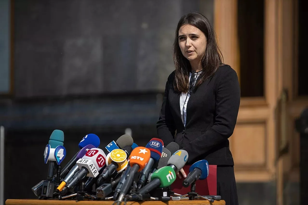 Истерики, кокаин и ложь в лицо Путину: Мендель дала разгромное интервью о Зеленском