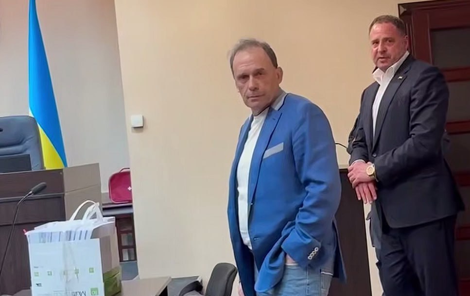 Суд по делу Ермака берет паузу до завтра