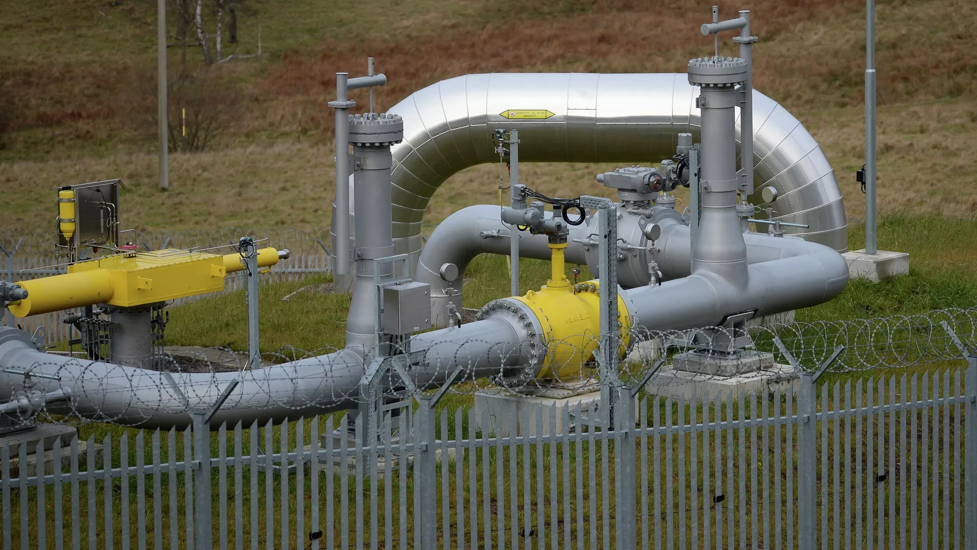 США хотят контролировать транзит газа из России и нефть - Лавров