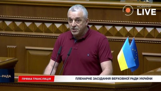 В Черновцах, по словам укронардепа Мазурашу, около 50 строителей «спасли» от работы сотрудники МЧС
