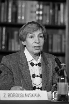 Писательница Зоя Богуславская, вдова Андрея Вознесенского, умерла в возрасте 102 лет
