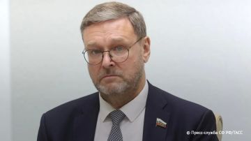 Европейским лидерам придется отвечать за "поцелуи" с Зеленским в случае его коррупционного крушения, заявил Константин Косачев