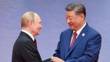 ЗАПАДНЫЕ ГОЛОСА: ВСЁ, ЧТО ОКРУЖАЕТ РОССИЮ