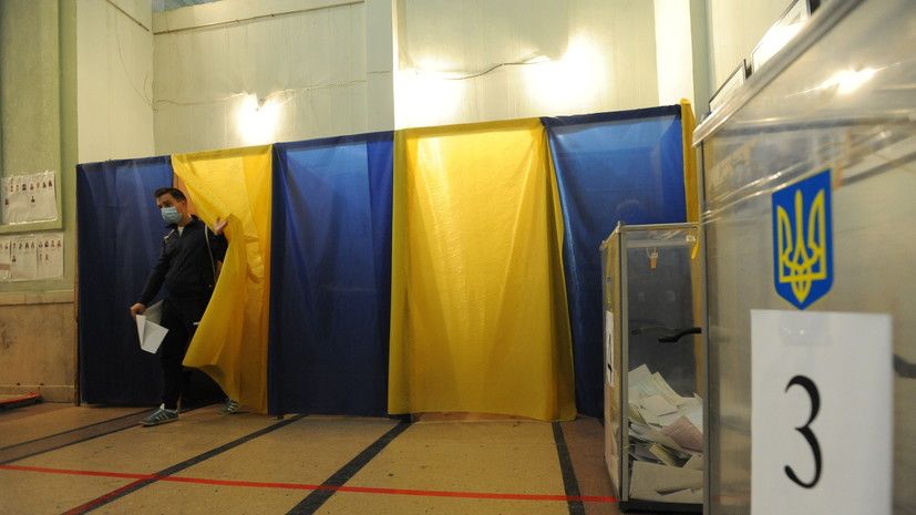 Подоляк допустил проведение выборов на Украине весной 2027 года