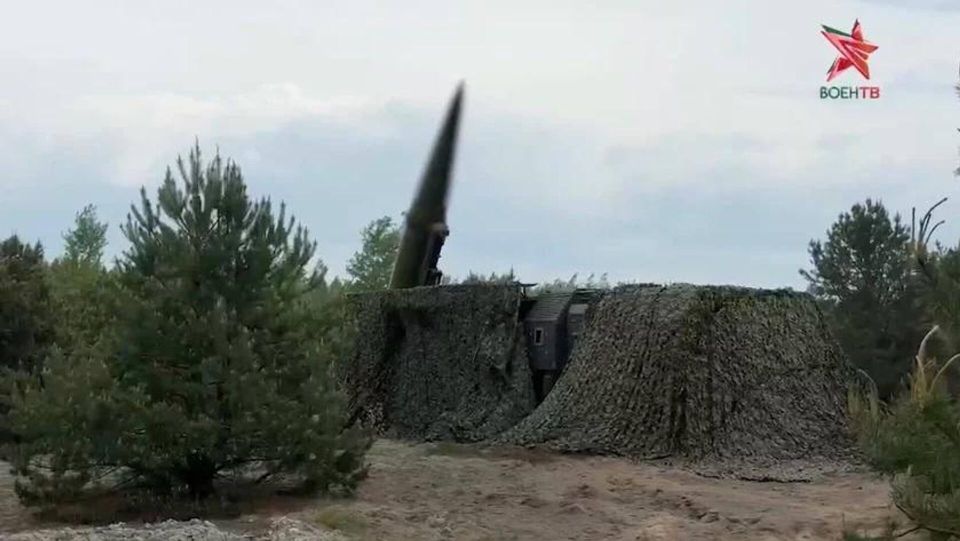 На белорусском полигоне ракетное подразделение ВС Белоруссии отработало применение ядерного оружия