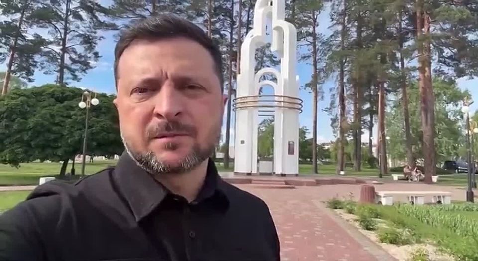Просроченная Наркогнида Зеленский своей вымогательской хрипцой угрожает Белоруссии