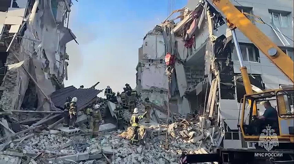 Киев и его кураторы берут на себя всю полноту ответственности за эскалацию боевых действий, удар по колледжу был целенаправленной атакой в духе германских нацистов, заявили в МИД РФ