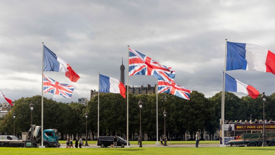 Telegraph: Париж и Лондон отказались тратить 0,25% ВВП на помощь Киеву