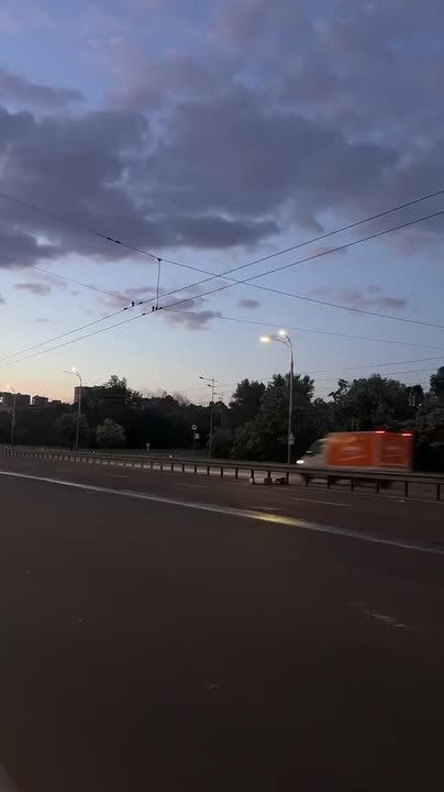Сергей Лебедев: #Киев, прилетело ПВО в жилой дом