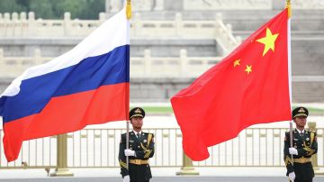 "Россия будет стратегическим тылом Китая": Зубец о неизбежности конфликта Пекина с США