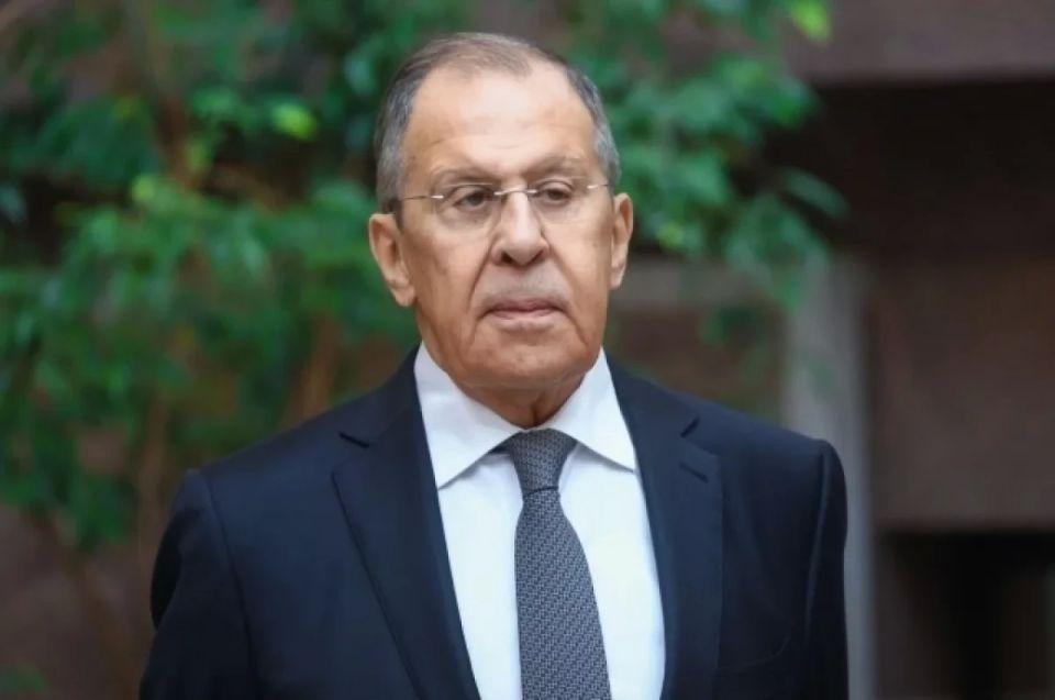 Лавров привлек внимание Рубио к призыву эвакуировать дипломатов и других американских граждан из Киева
