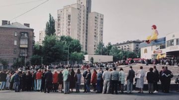 Сгоревший после работы "титанов ПВО" сегодня ночью Макдональдс на Лукьяновке был первым «Маком» в Киеве