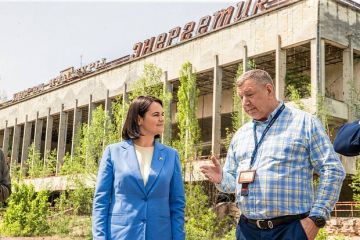 Тихановская посетила Чернобыльскую АЭС во время визита на Украину