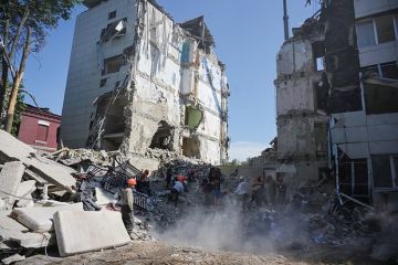 Лантратова: ВСУ били по колледжу в Старобельске во время спасательных работ